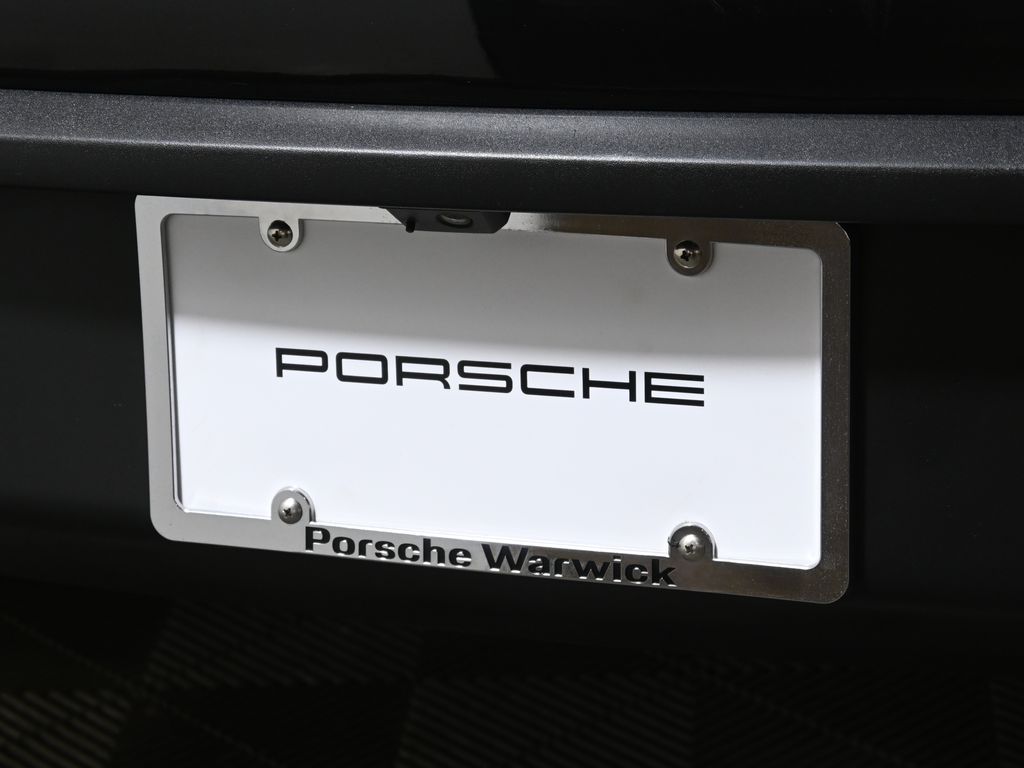 Thumbnail: 2022 Porsche Macan - 14