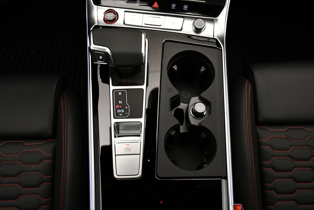 Thumbnail: 2026 Audi RS 6 - 29