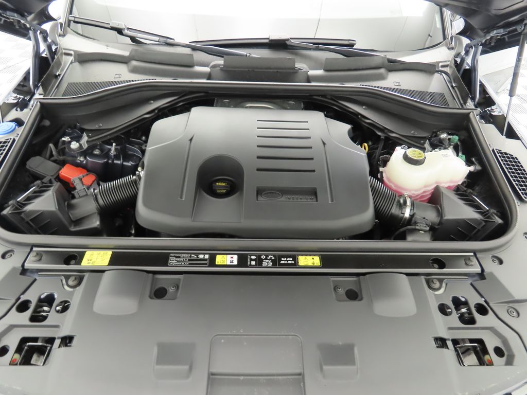 Thumbnail: 2025 Land Rover Range Rover Sport - 30