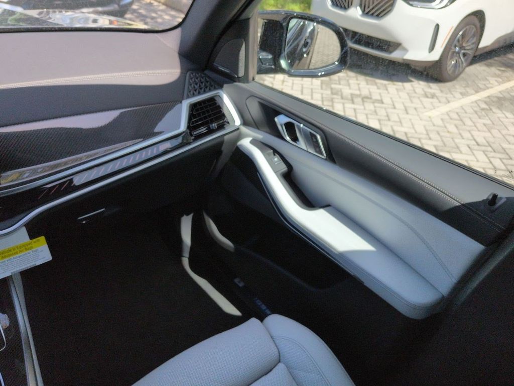 New 2026 Black BMW M60i image 17