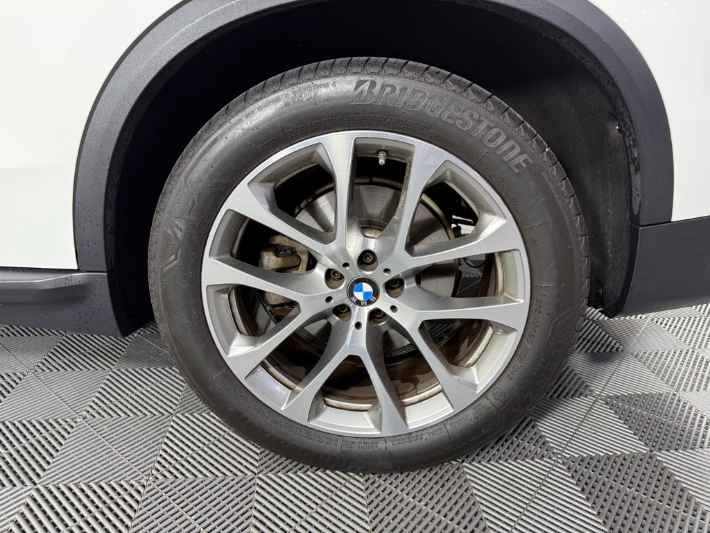 Thumbnail: 2021 BMW X5 - 10
