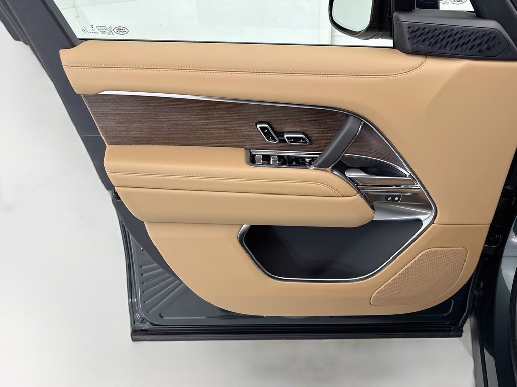 Thumbnail: 2026 Land Rover Range Rover - 23