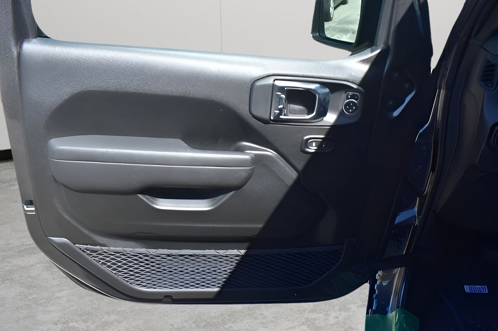 New Car 2025 Jeep Gladiator  Sport For Sale Under $40,000 In Austin, Texas