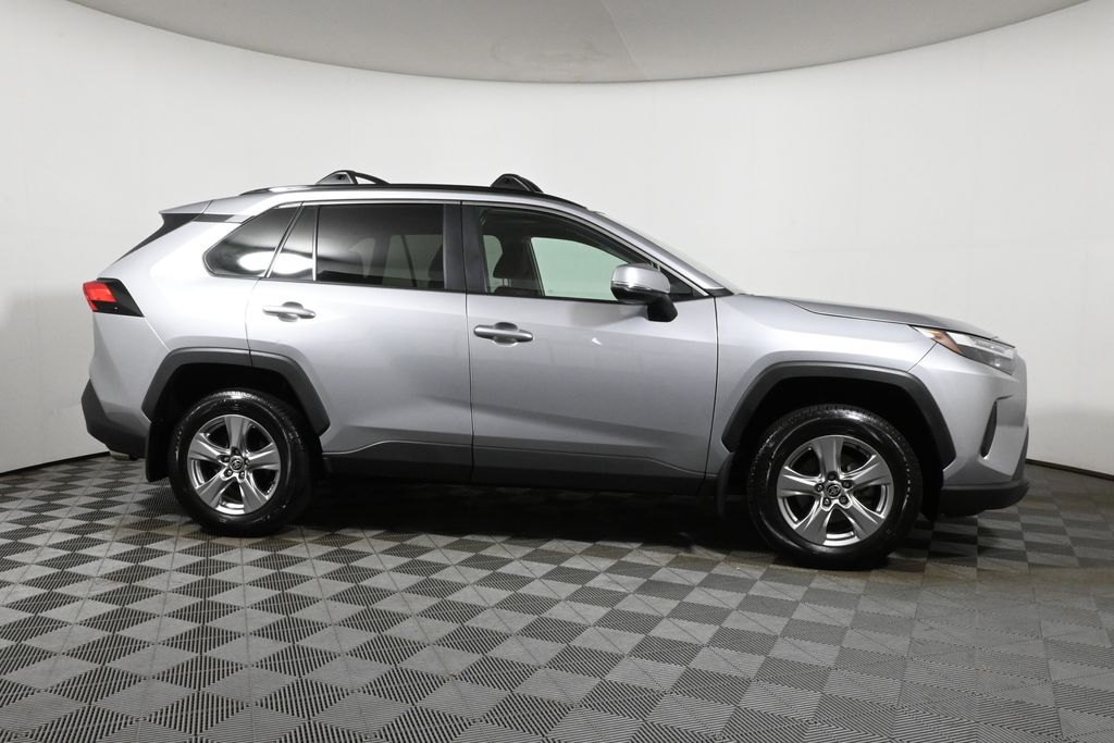 2023 Toyota RAV4 XLE 8