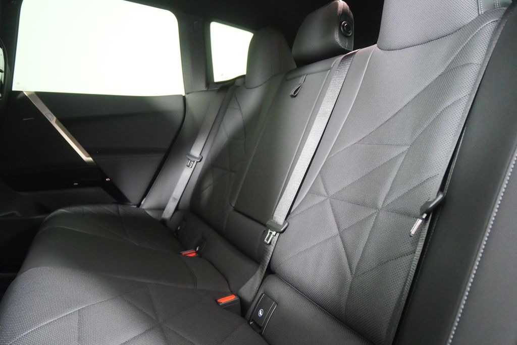 Thumbnail: 2026 BMW iX - 15