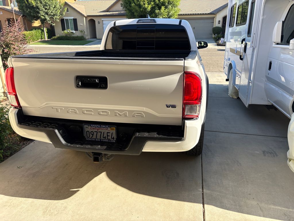 Thumbnail: 2017 Toyota Tacoma - 3