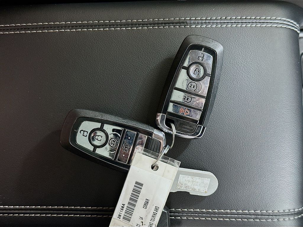 Used 2023 Gray Lincoln Grand Touring image 35