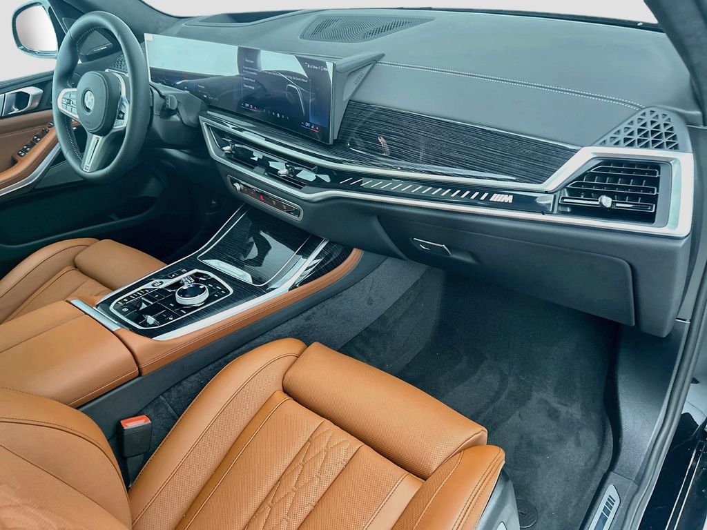 Thumbnail: 2027 BMW X7 - 16