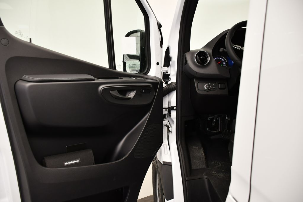 Thumbnail: 2026 Mercedes-Benz Sprinter - 22