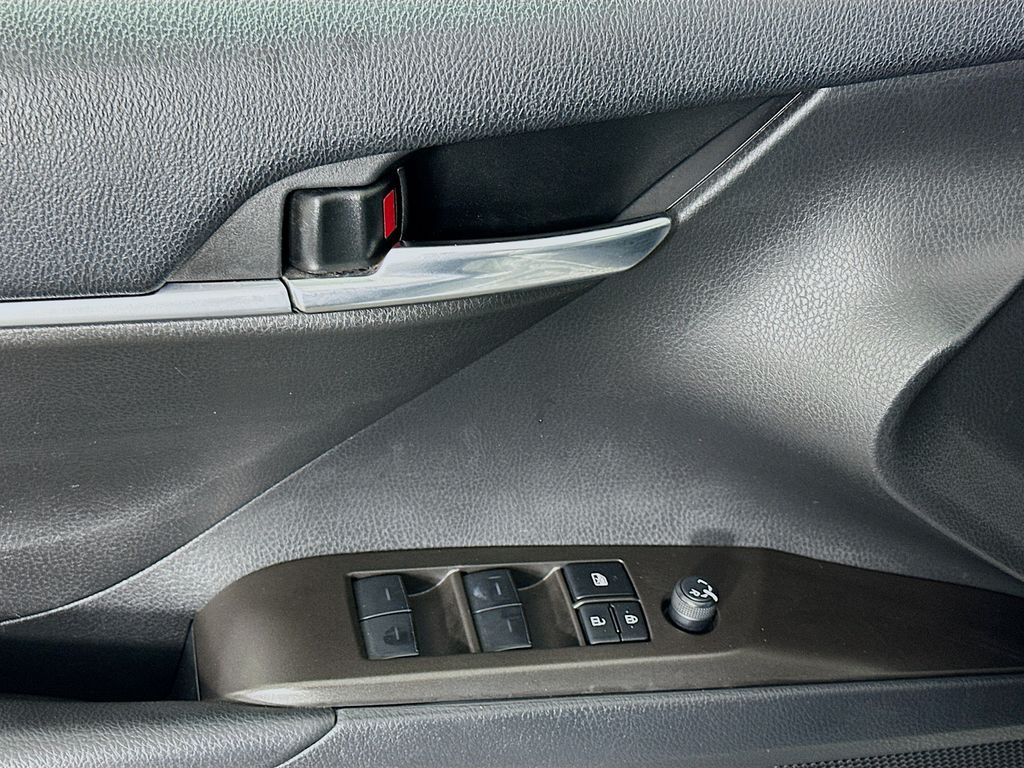2023 Toyota Camry SE 17