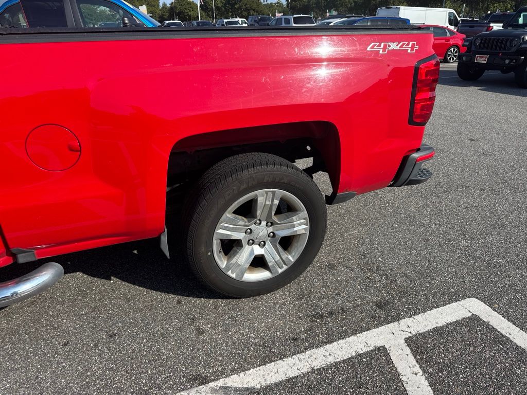 Used 2016 Red Chevrolet Custom image 3