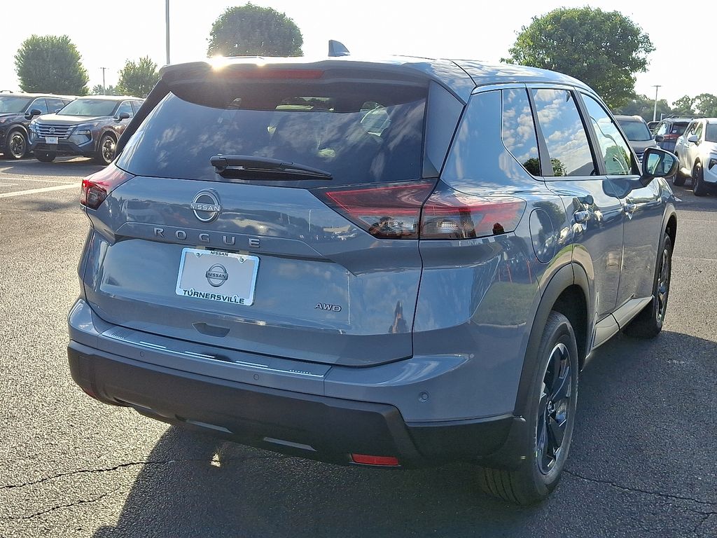 Thumbnail: 2026 Nissan Rogue - 4