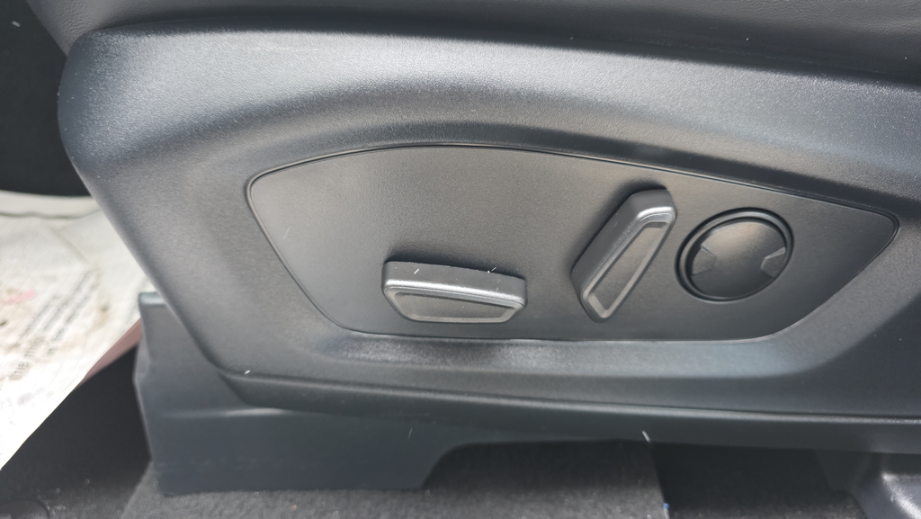 Certified Used 2025 White Ford ST-Line image 18