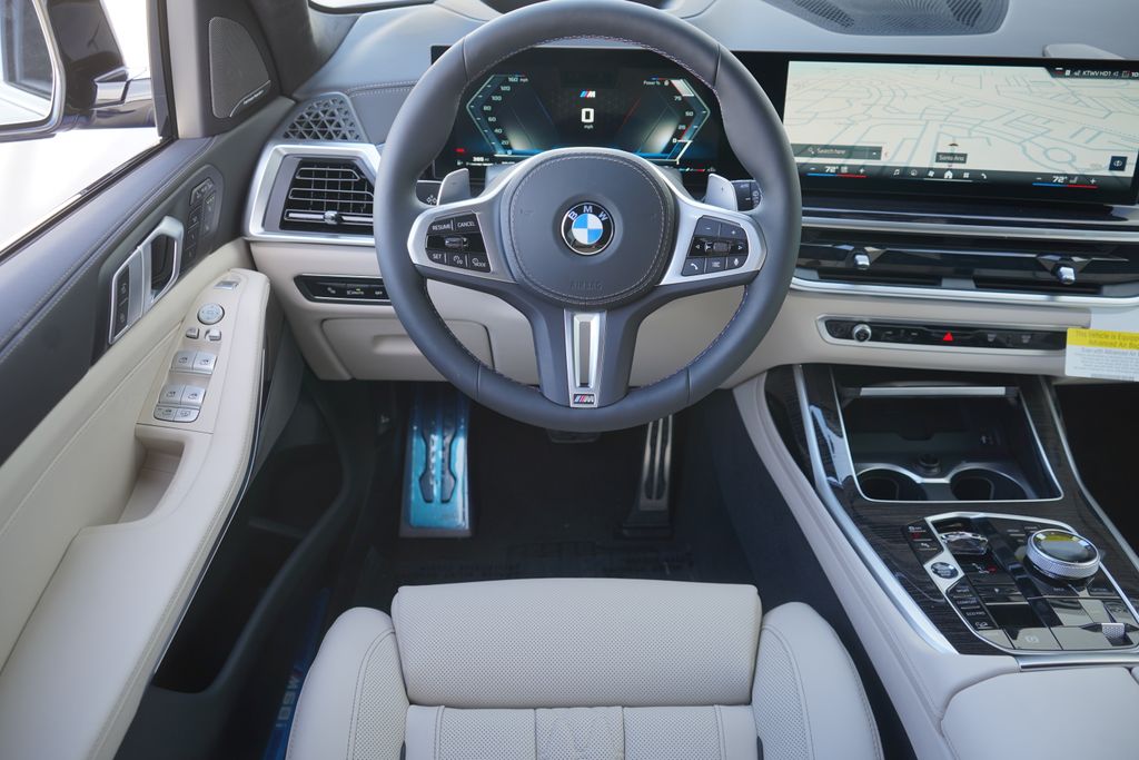 2025 BMW X7 M60i 15