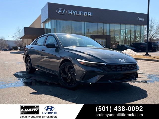 Gray 2026 Hyundai Elantra SEL Sport FWD Sedan Front-Wheel Drive Continuously Variable Transmission