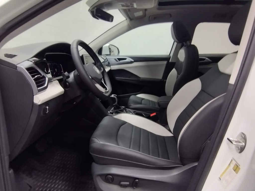 2025 Volkswagen Taos 1.5T SEL