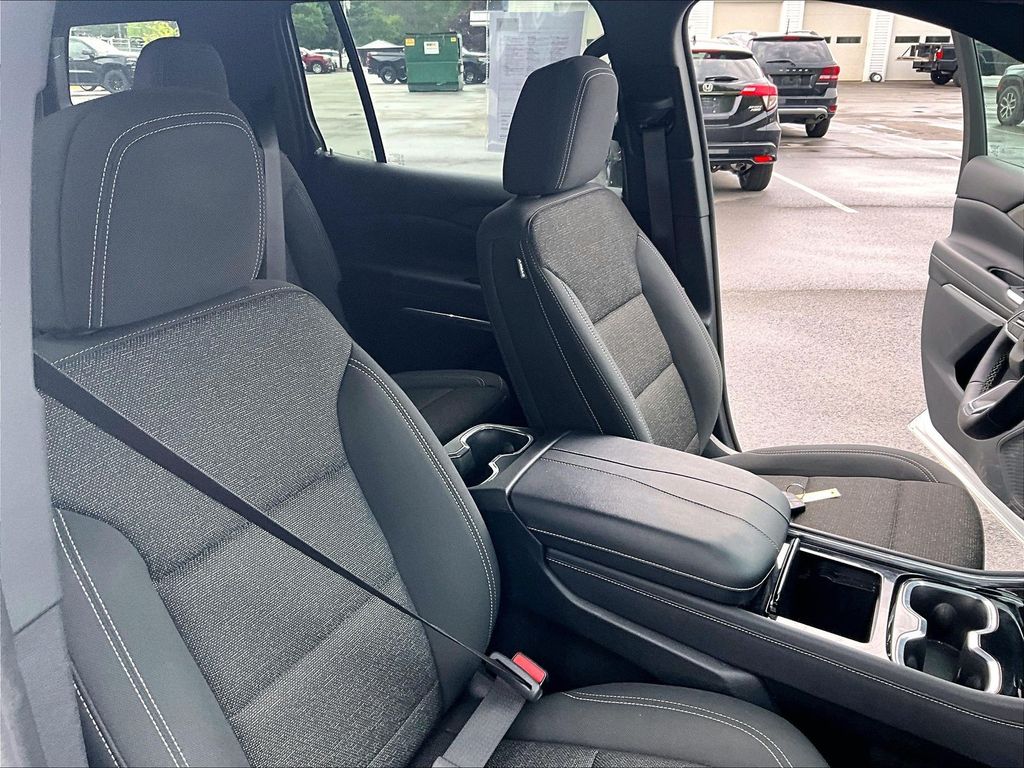 2024 Chevrolet Traverse — photo 11