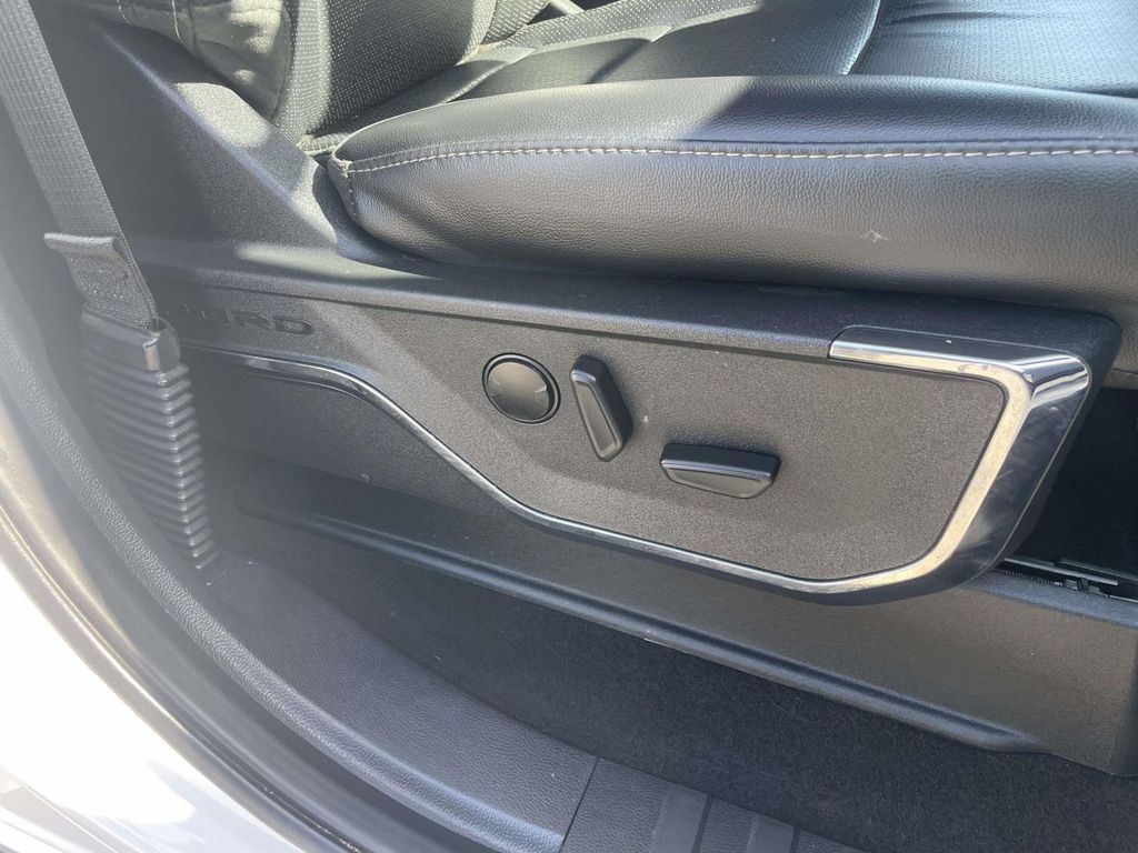 Used 2024 Ford F-150 Lariat 4D SuperCrew