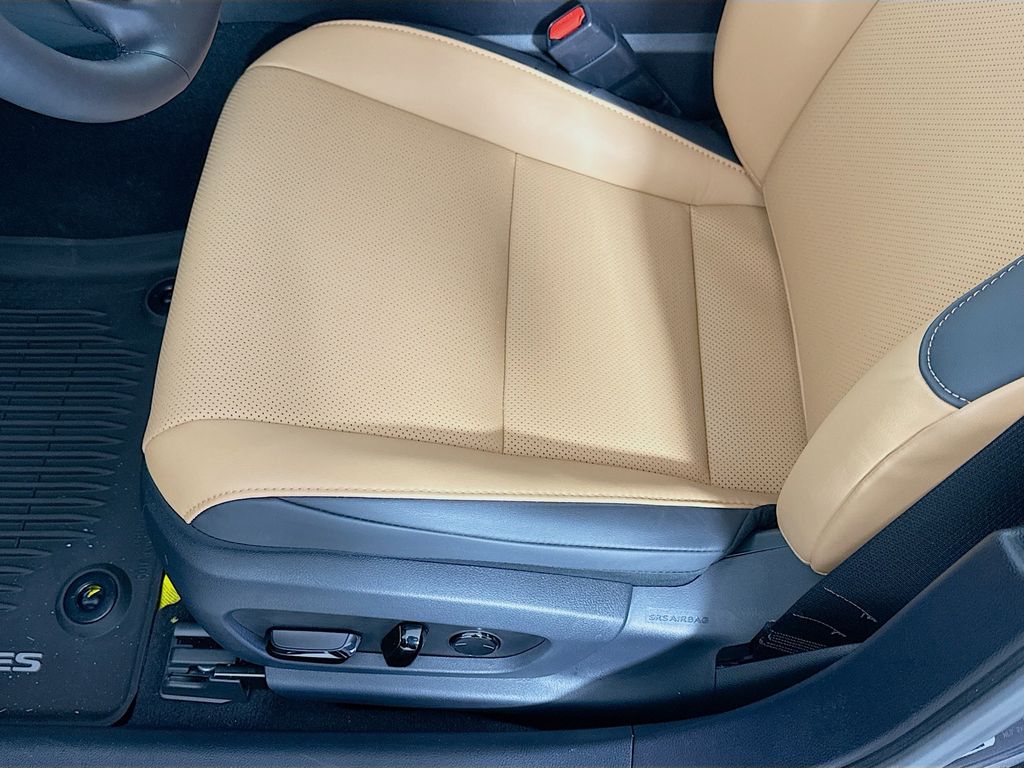 Thumbnail: 2025 Lexus ES - 20