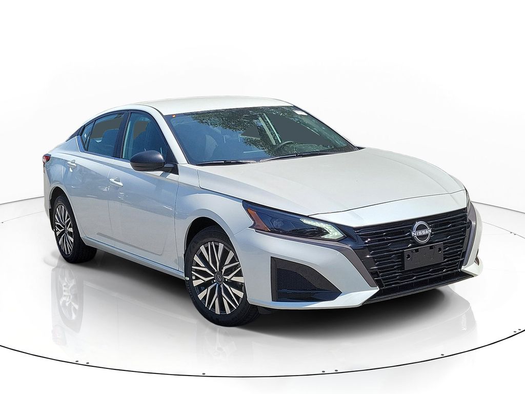 Pearl White Tricoat 2026 Nissan Altima Sedan All-Wheel Drive Continuously Variable Transmission
