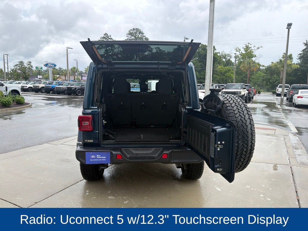 2025 Jeep Wrangler 4-Door Sahara 4x4