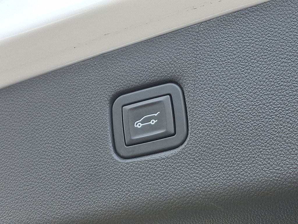 Thumbnail: 2019 Chevrolet Blazer - 31