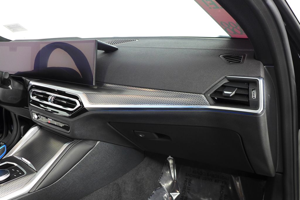 Thumbnail: 2022 BMW i4 - 14