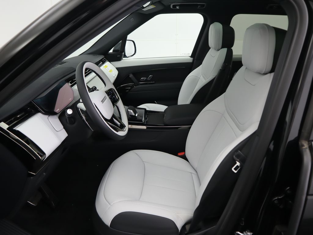 Thumbnail: 2025 Land Rover Range Rover Sport - 20