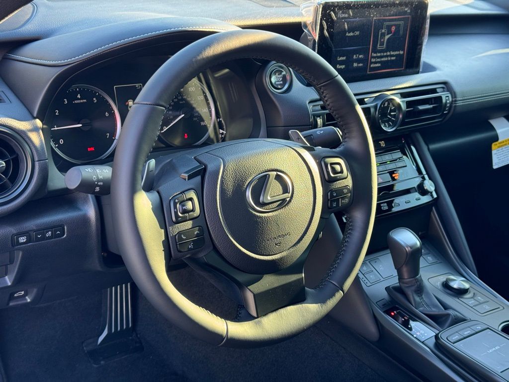 2024 Lexus IS 300 16