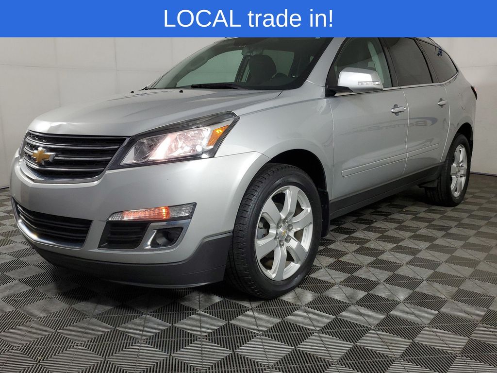 2016 Chevrolet Traverse LT 2