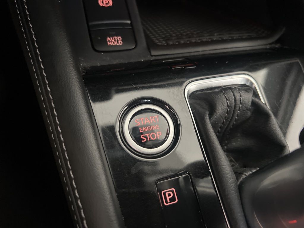 2024 Nissan Kicks SR photo
