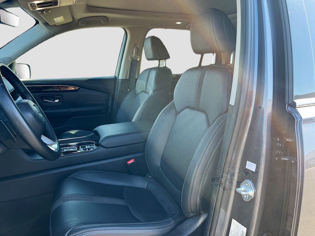 Used 2025 Gray Honda Touring image 22