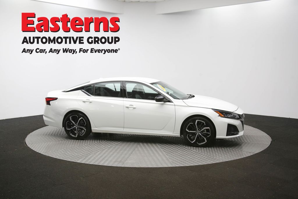 Used 2023 White Nissan 2.5 SR image 46
