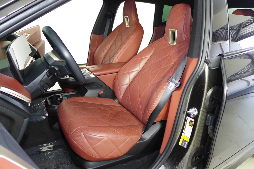 Thumbnail: 2023 BMW iX - 21