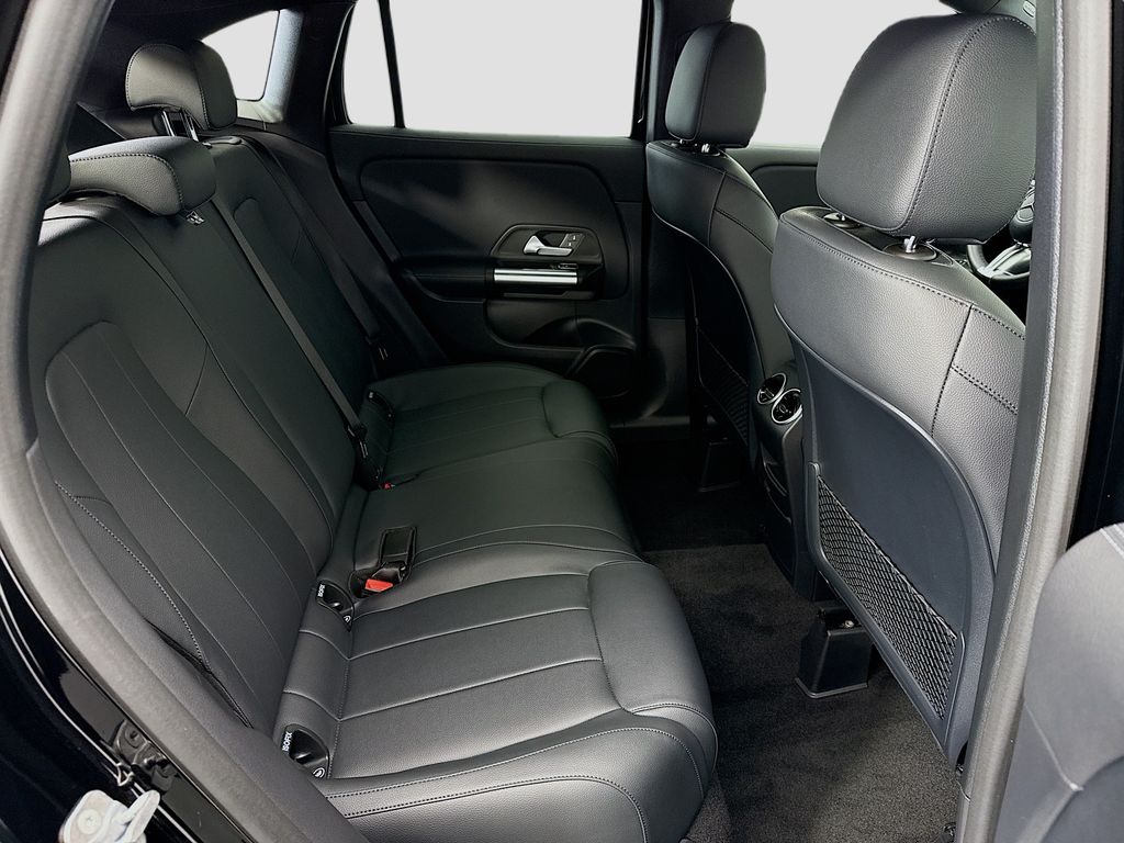 Thumbnail: 2025 Mercedes-Benz GLA - 20