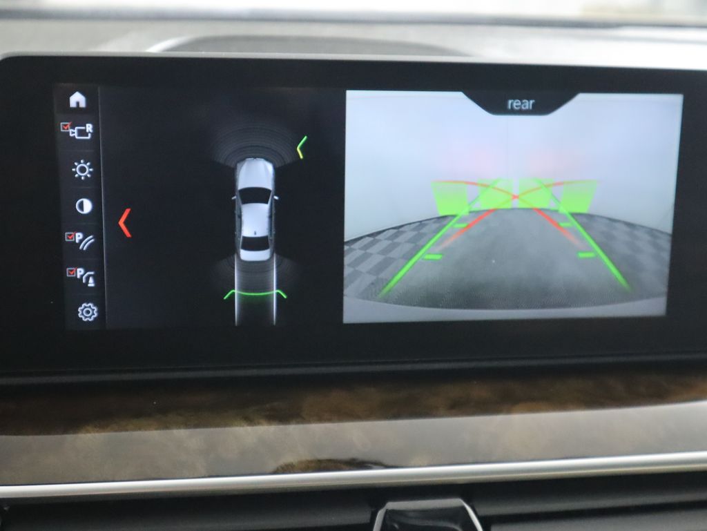 Thumbnail: 2017 BMW 5 Series - 16