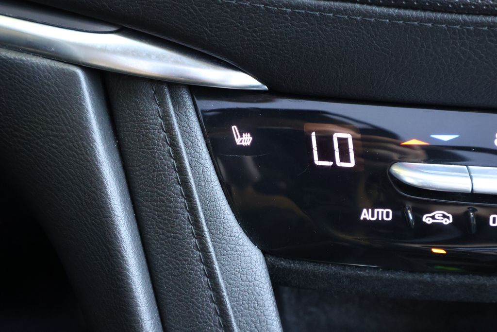 Thumbnail: 2017 Cadillac XT5 - 18