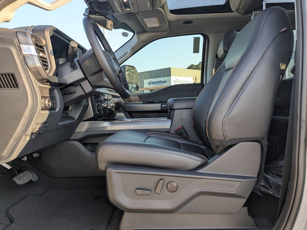 2025 Ford F-250 Black Widow