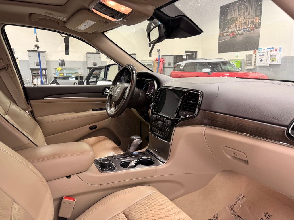 Thumbnail: 2021 Jeep Grand Cherokee - 29