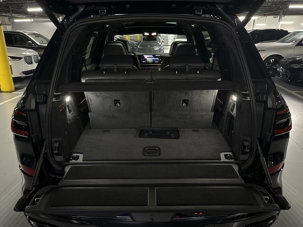 Thumbnail: 2027 BMW X7 - 25