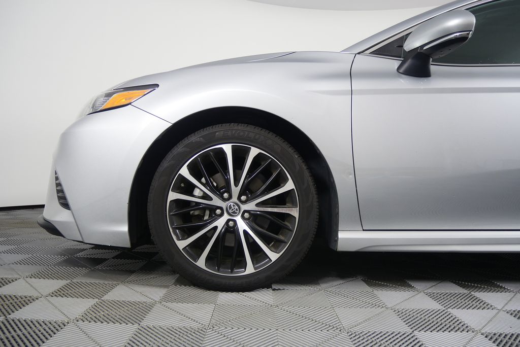 Thumbnail: 2018 Toyota Camry - 7