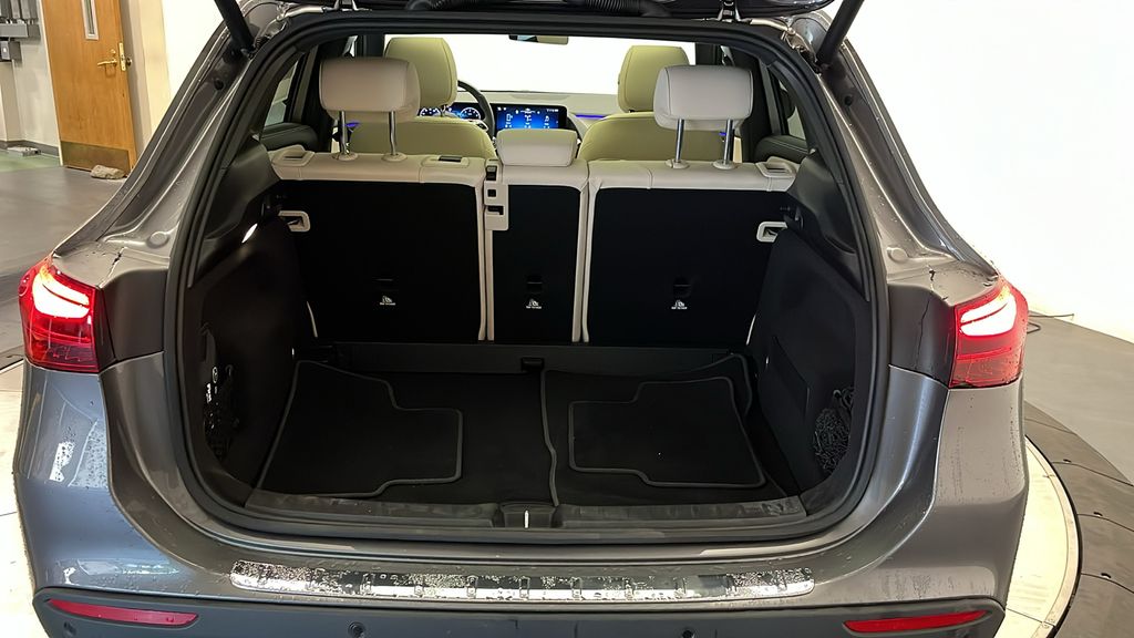 2025 Mercedes-Benz GLA 250 4MATIC 26