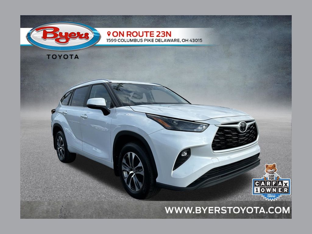 White (Wind Chill Pearl) 2025 Toyota Highlander SUV / Crossover All-Wheel Drive 8-Speed Automatic
