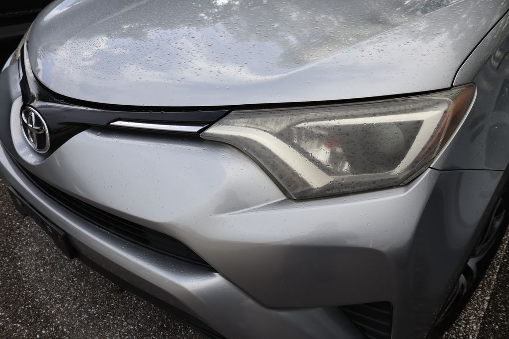 Thumbnail: 2016 Toyota RAV4 - 3