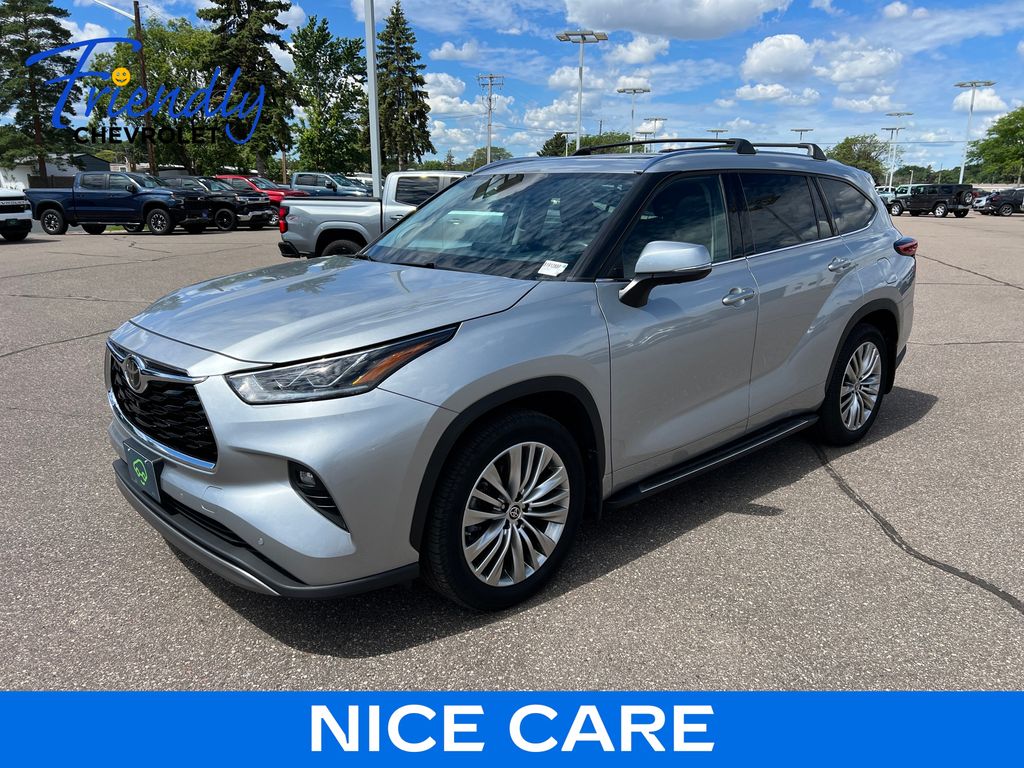 Celestial Silver Metallic 2022 Toyota Highlander SUV / Crossover All-Wheel Drive 8-Speed Automatic
