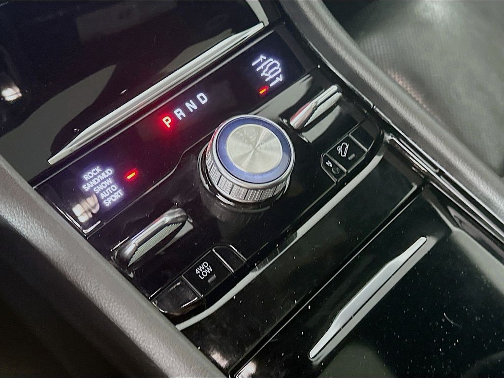 Used 2022 Gray Jeep Summit 4xe image 16