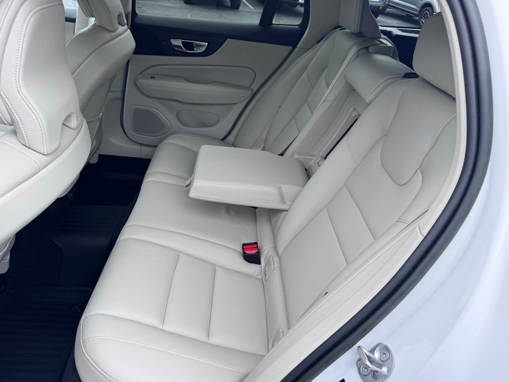 VolvoV60 Cross Country23