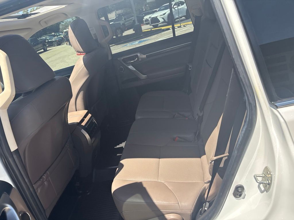 Thumbnail: 2023 Lexus GX - 20