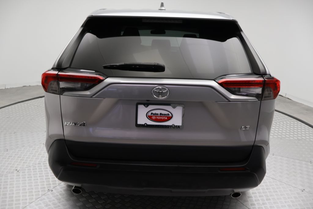 Thumbnail: 2022 Toyota RAV4 - 10