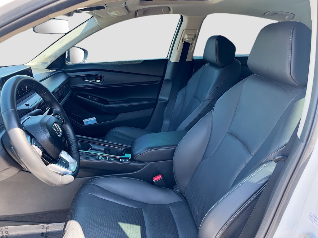 Used 2025  Honda Touring image 21